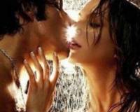 pictures-of-people-kissing-in-the-rain_3